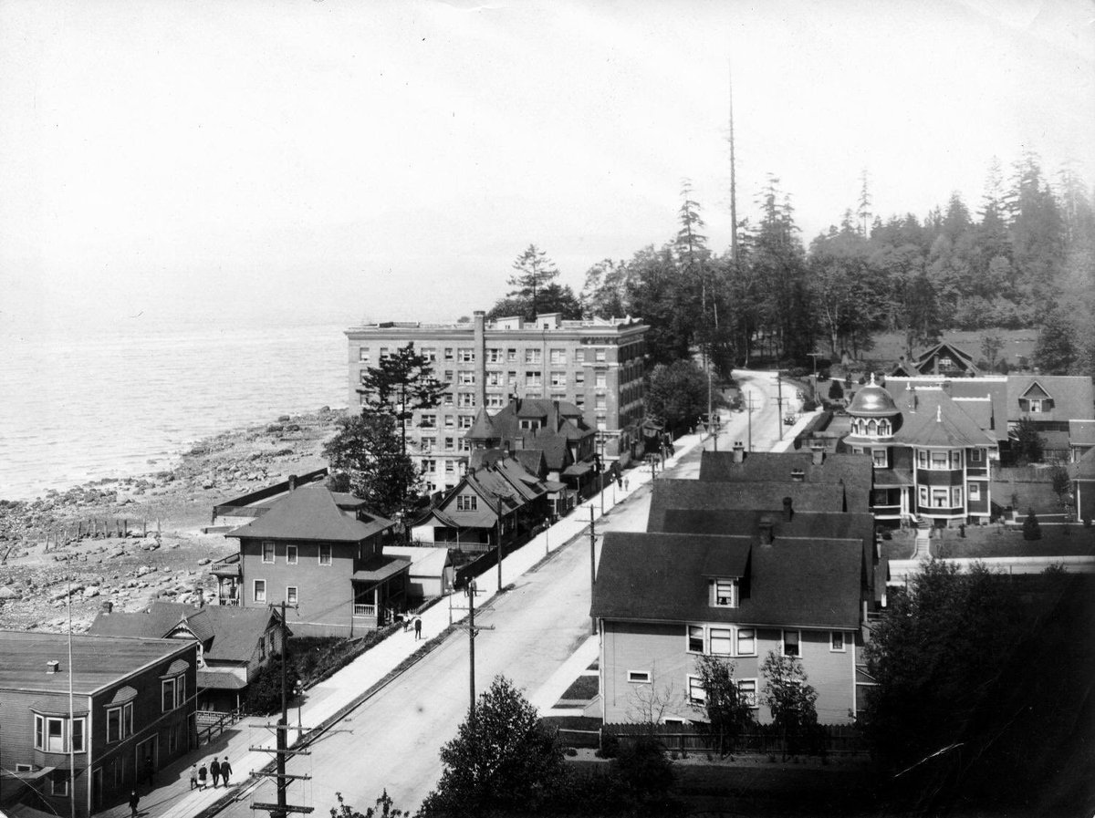 1913 photo of Sylvia Hotel at English Bay, Vancouver, BC, Canada